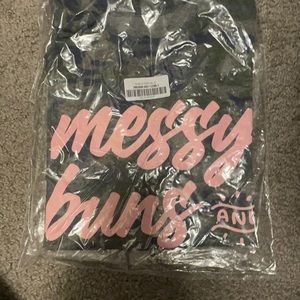 Messy buns and guns tee